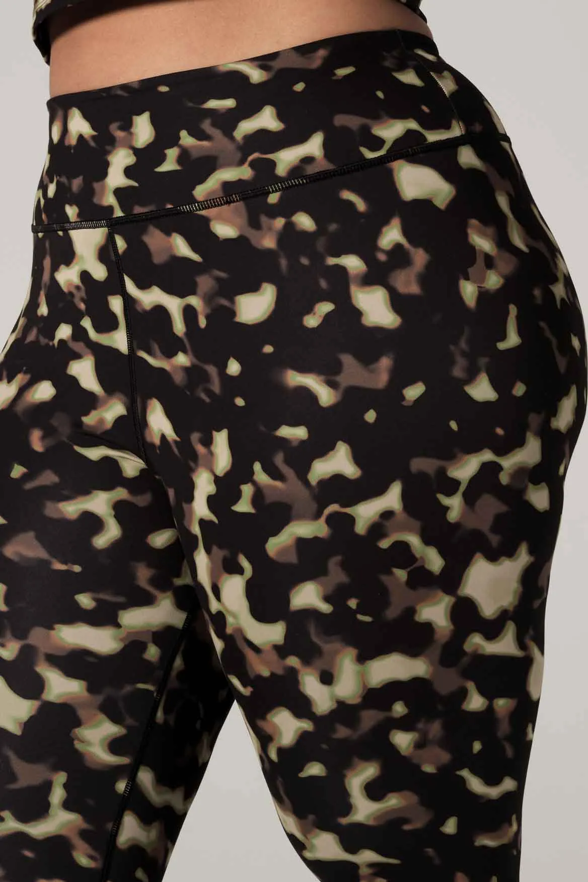 Camila High Waist Front Pocket Legging Blur Camo