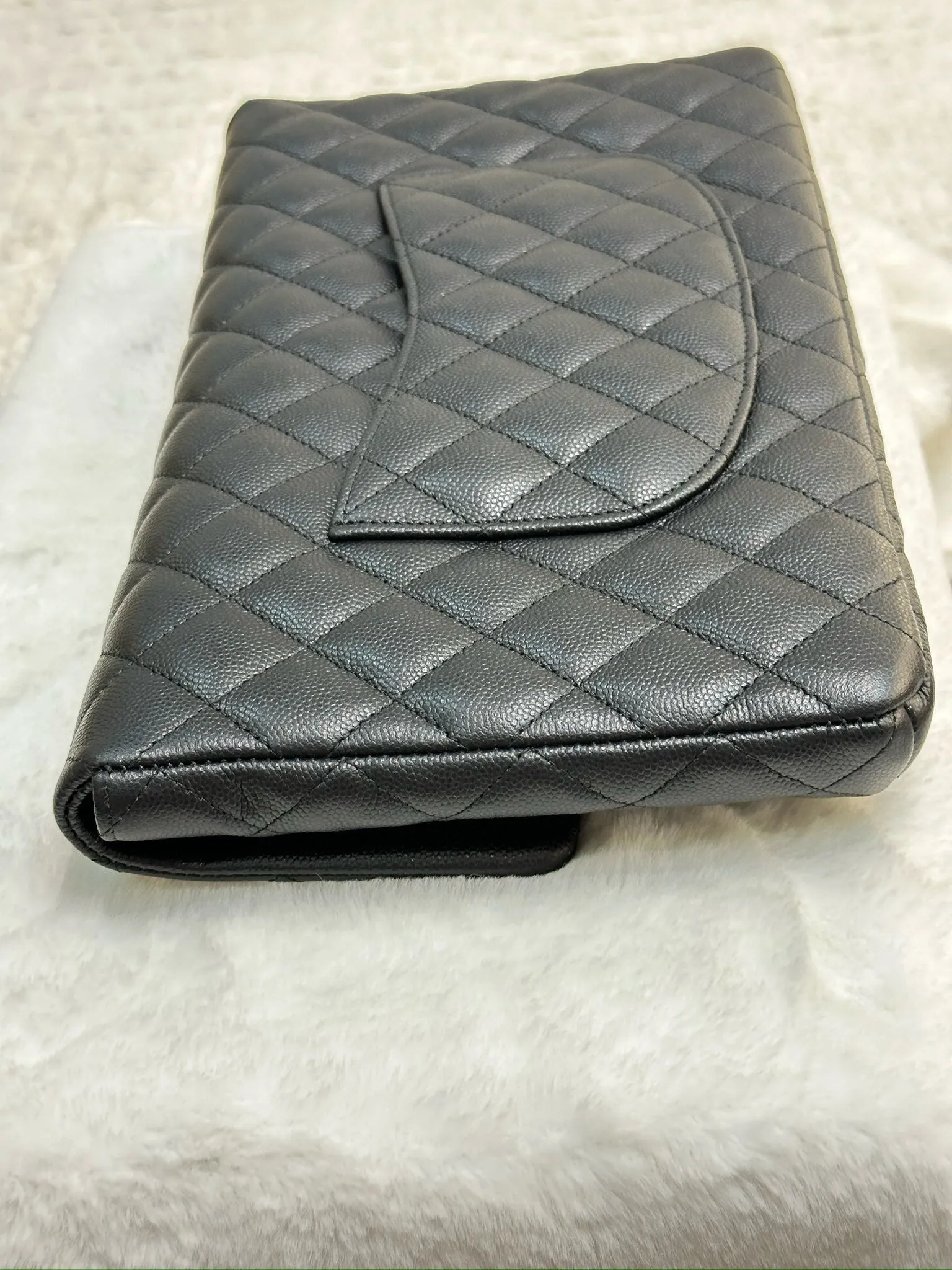 Chanel Quilted Caviar Classic Clutch Black GHW