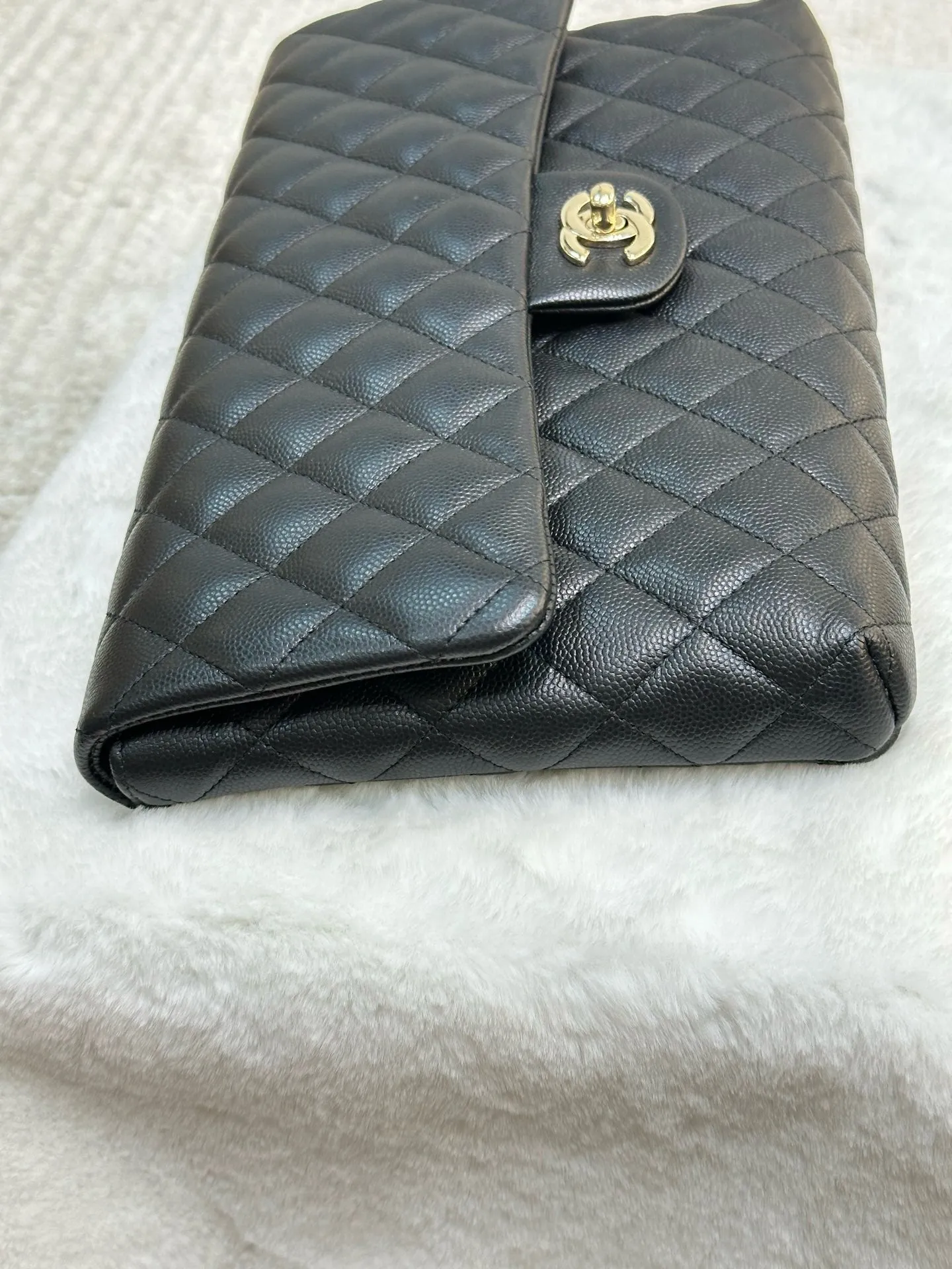 Chanel Quilted Caviar Classic Clutch Black GHW