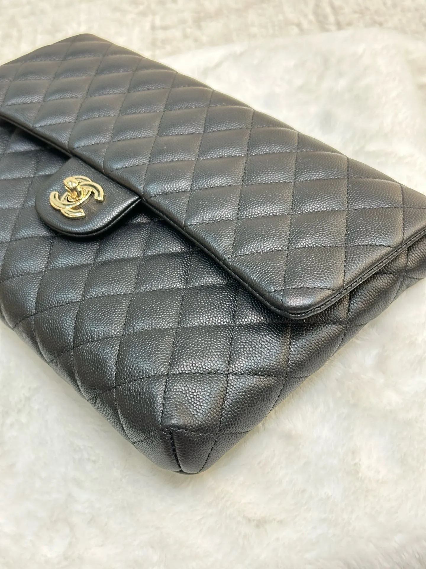 Chanel Quilted Caviar Classic Clutch Black GHW