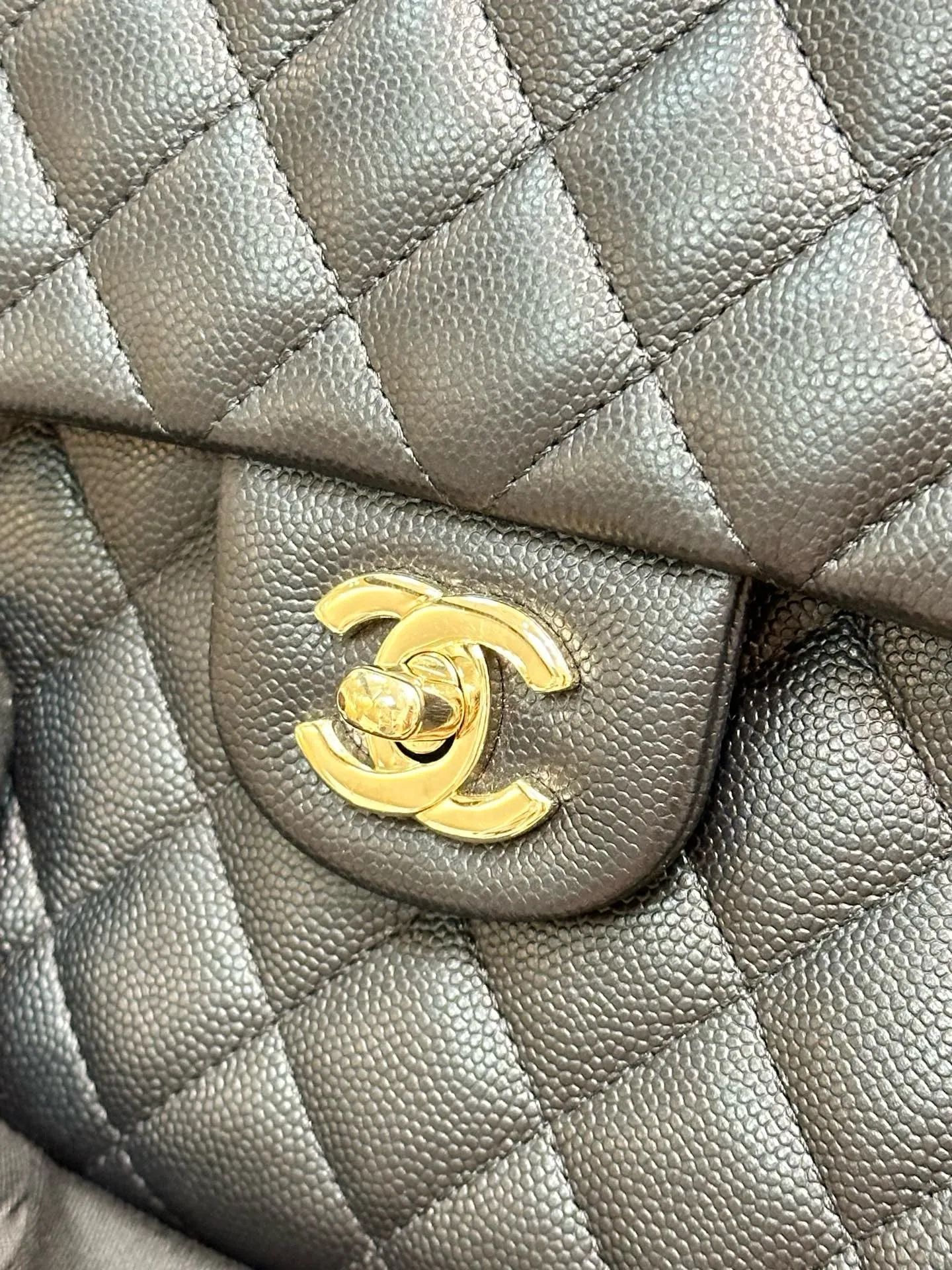 Chanel Quilted Caviar Classic Clutch Black GHW