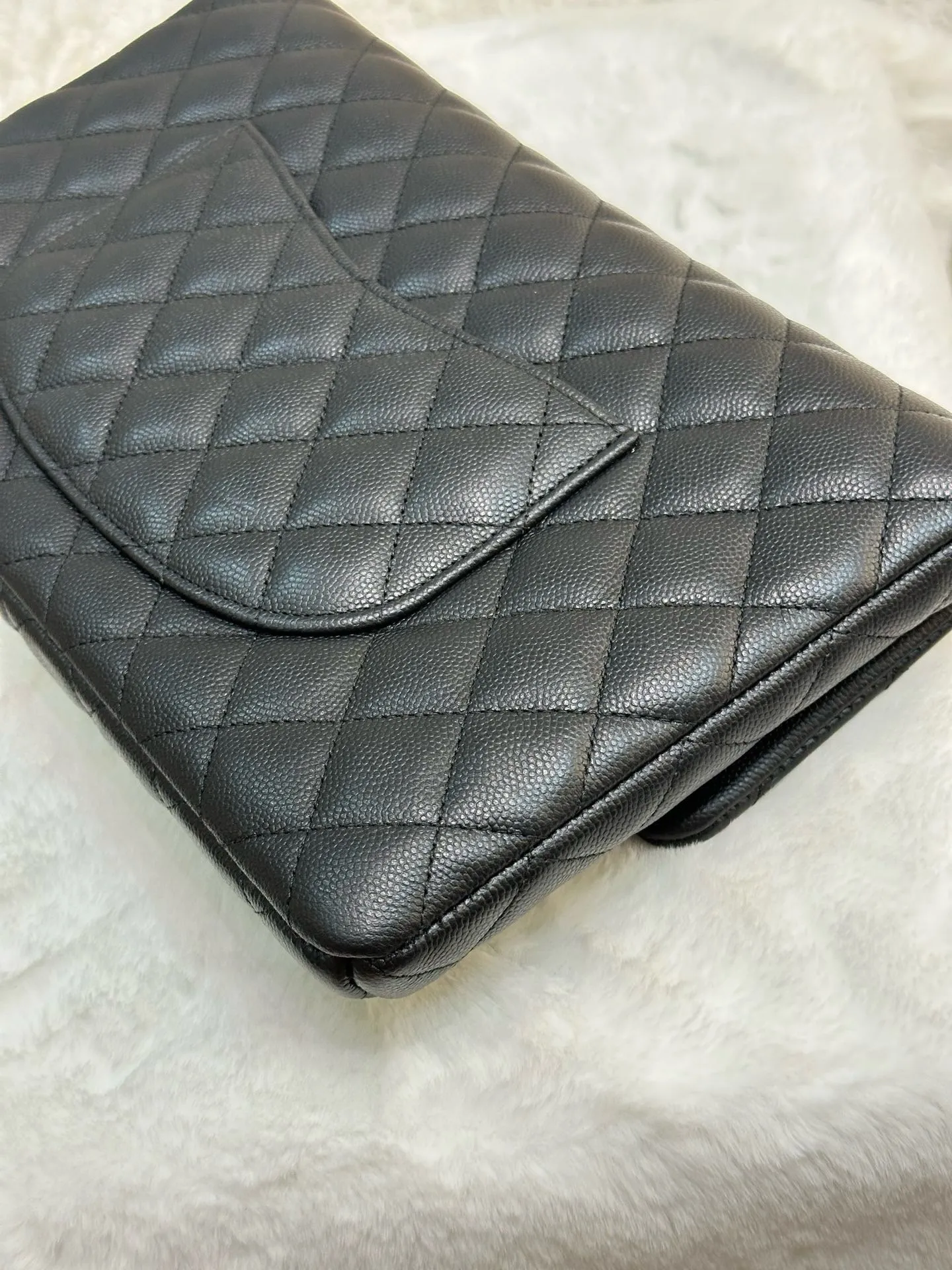 Chanel Quilted Caviar Classic Clutch Black GHW