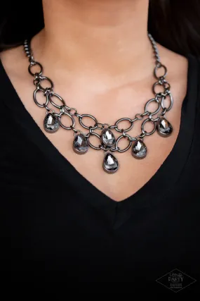 Show-Stopping Shimmer Black-Necklace